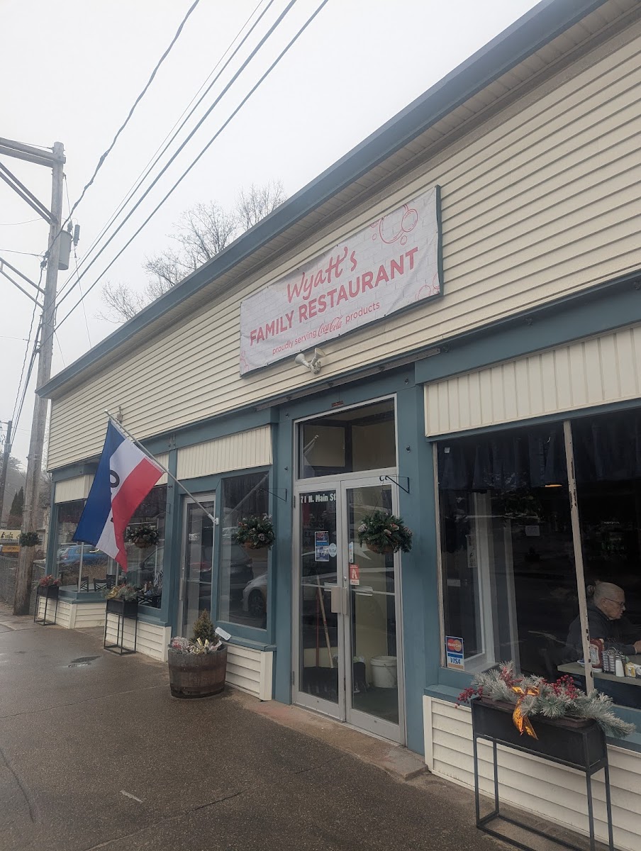 Wyatts Family Restaurant-3