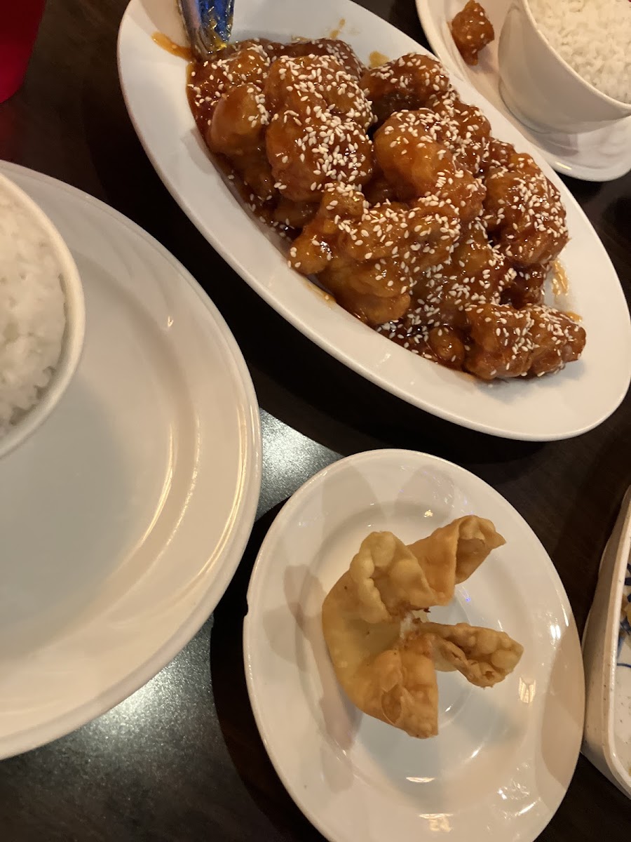 Xu's Golden Dragon Chinese Restaurant-5