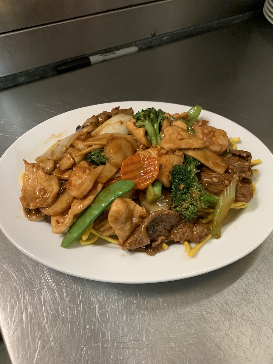 Xu's Golden Dragon Chinese Restaurant-8