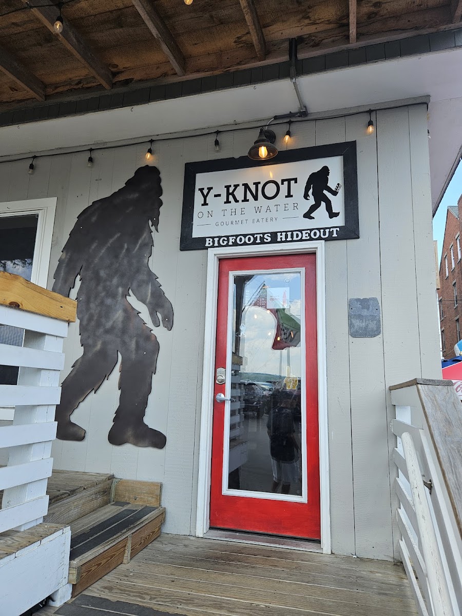 Y-Knot On The Water Gourmet Eatery