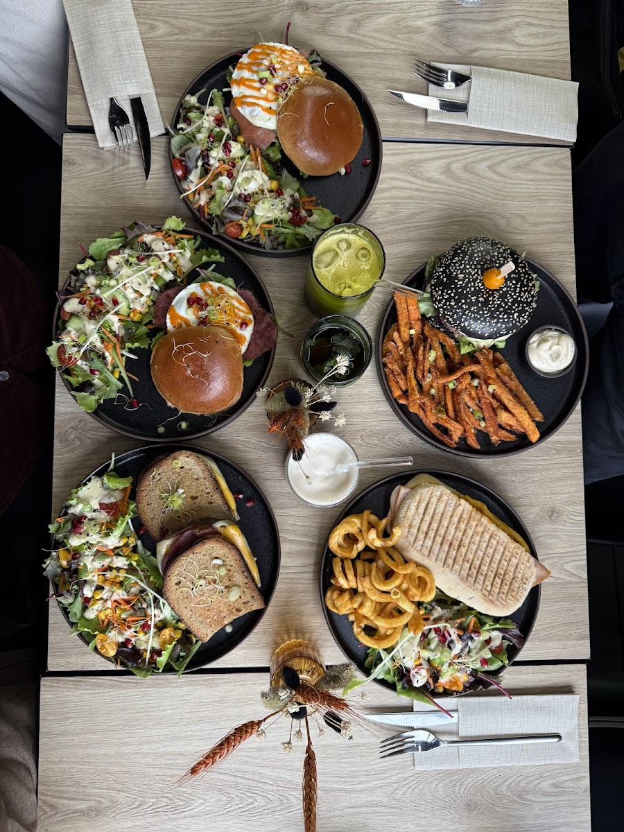 Yasmine Snack & Burger-4