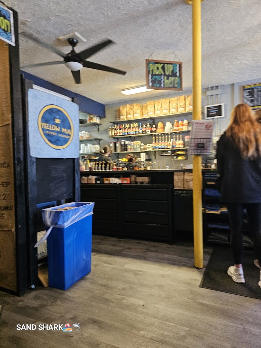 Yellow Mug Coffee Lounge-4