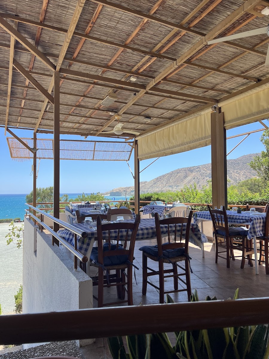 Yialos Tavern