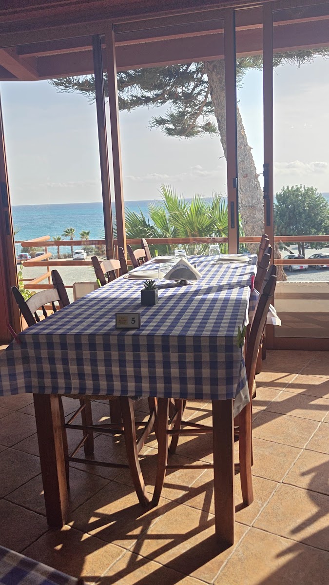 Yialos Tavern-2