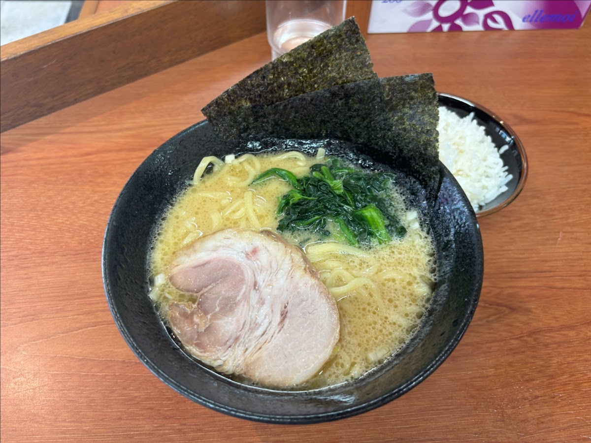 Yokohama-Iekei-Ramen Kempeiya-2