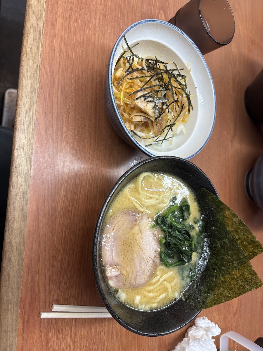 Yokohama-Iekei-Ramen Kempeiya-3
