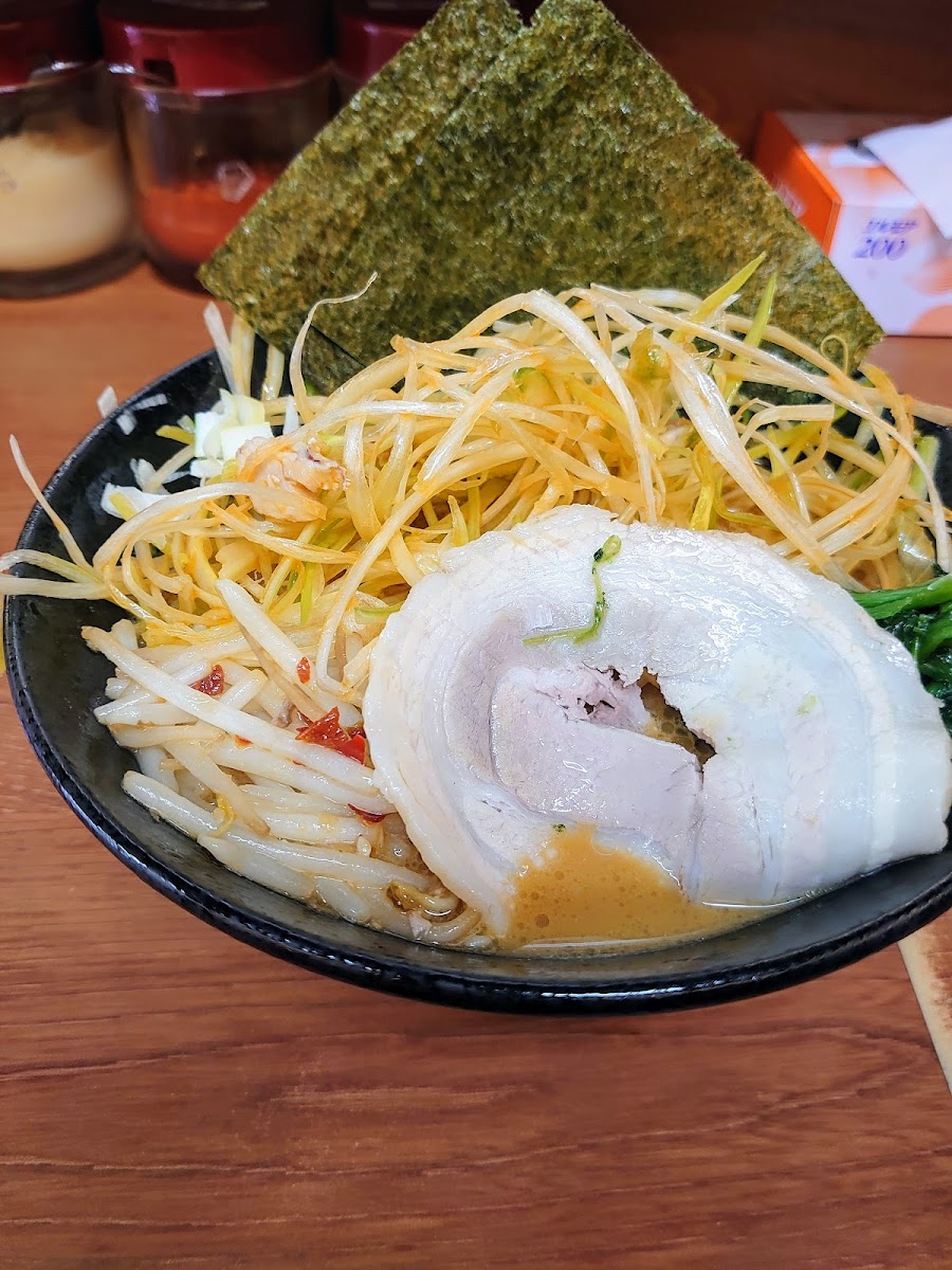 Yokohama-Iekei-Ramen Kempeiya-8
