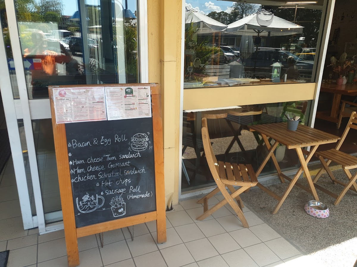 Menu Yolo Cafe-8
