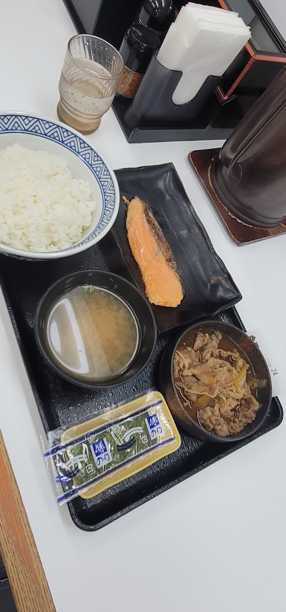 Yoshinoya Takenotsuka Station-8