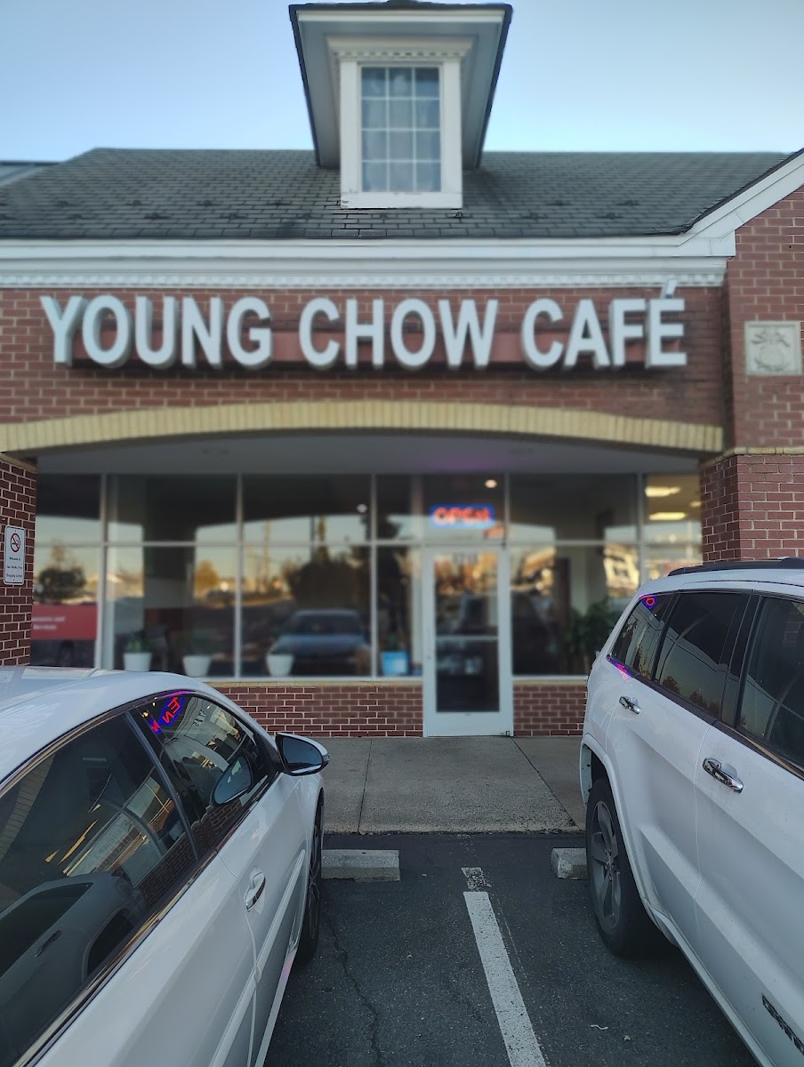 Young Chow Cafe Chinese And Thai Restaurant