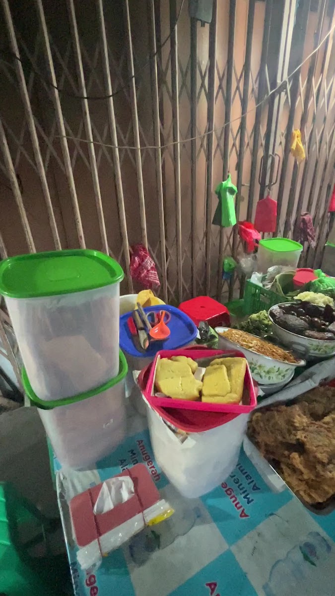 Yu Surip Spesial Nasi Pecel-2