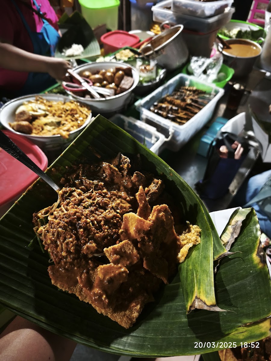 Yu Surip Spesial Nasi Pecel-4