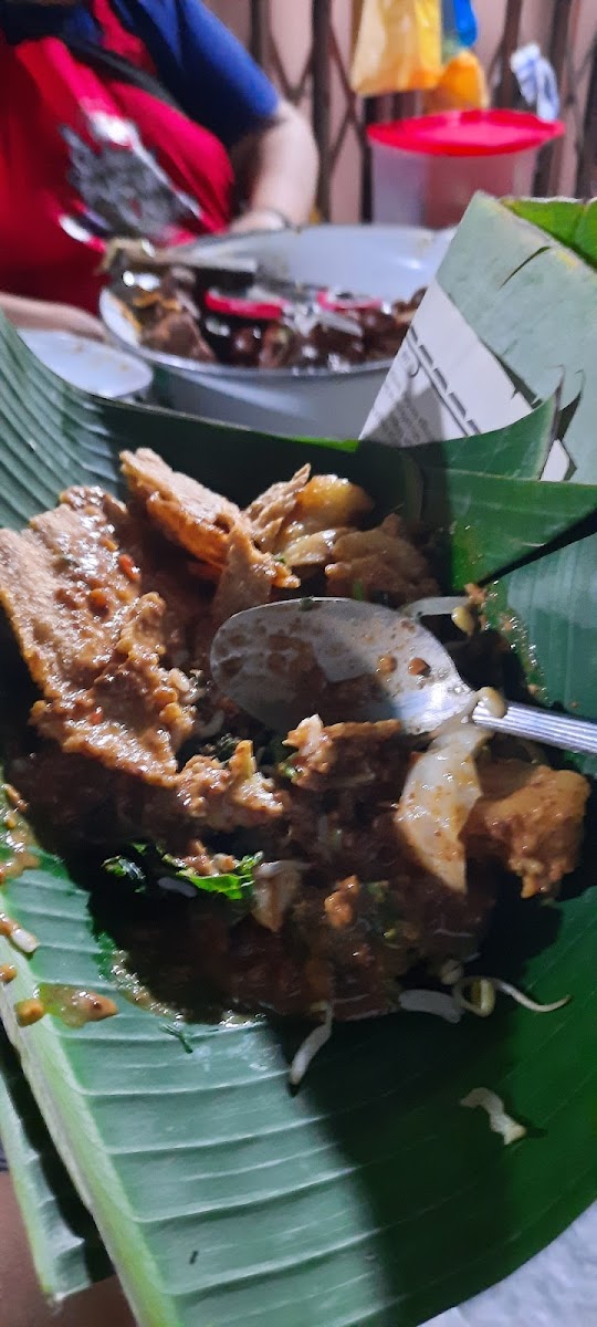 Yu Surip Spesial Nasi Pecel-5