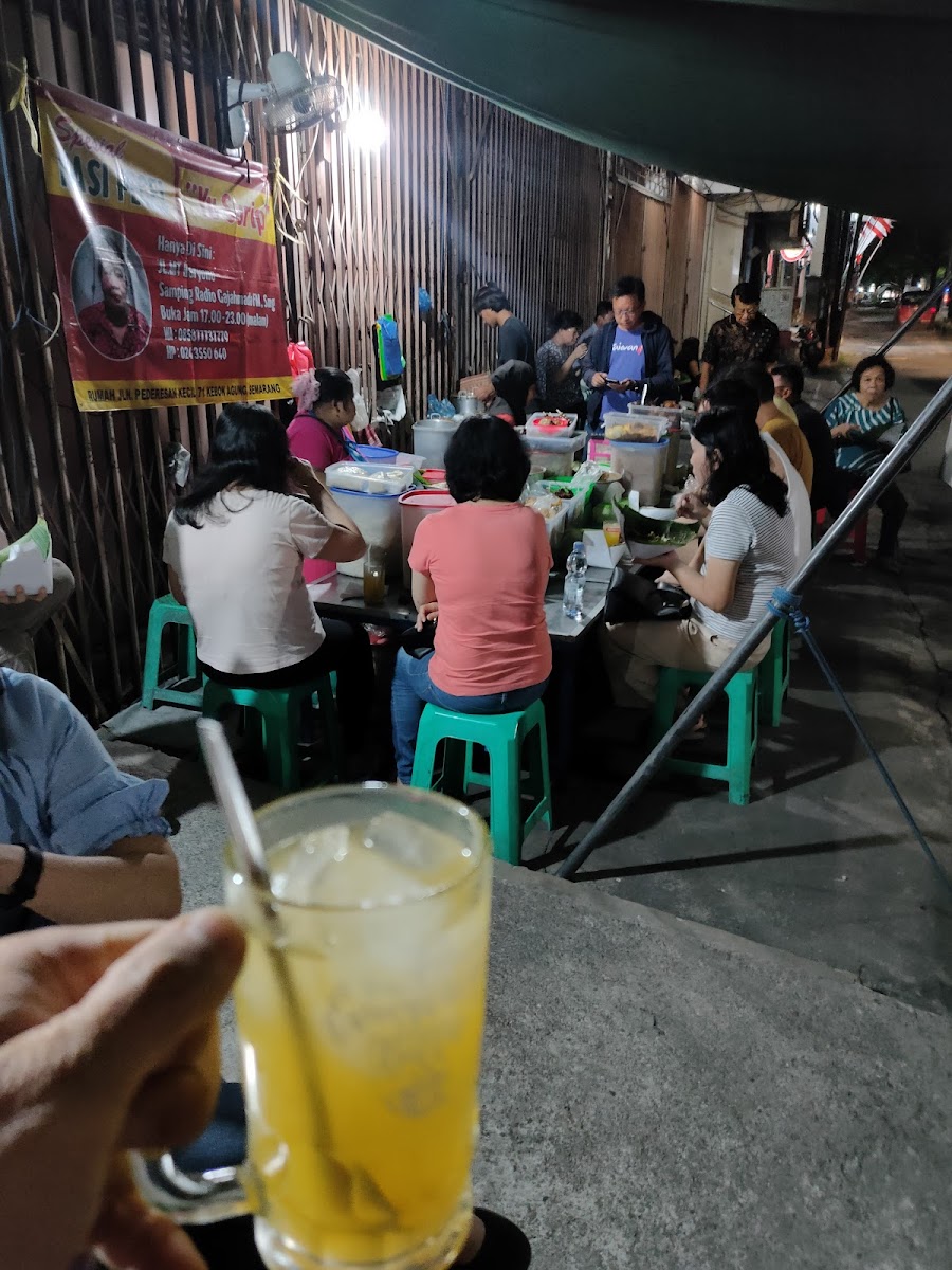 Yu Surip Spesial Nasi Pecel-6