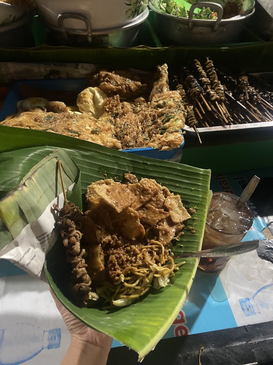 Yu Surip Spesial Nasi Pecel-9