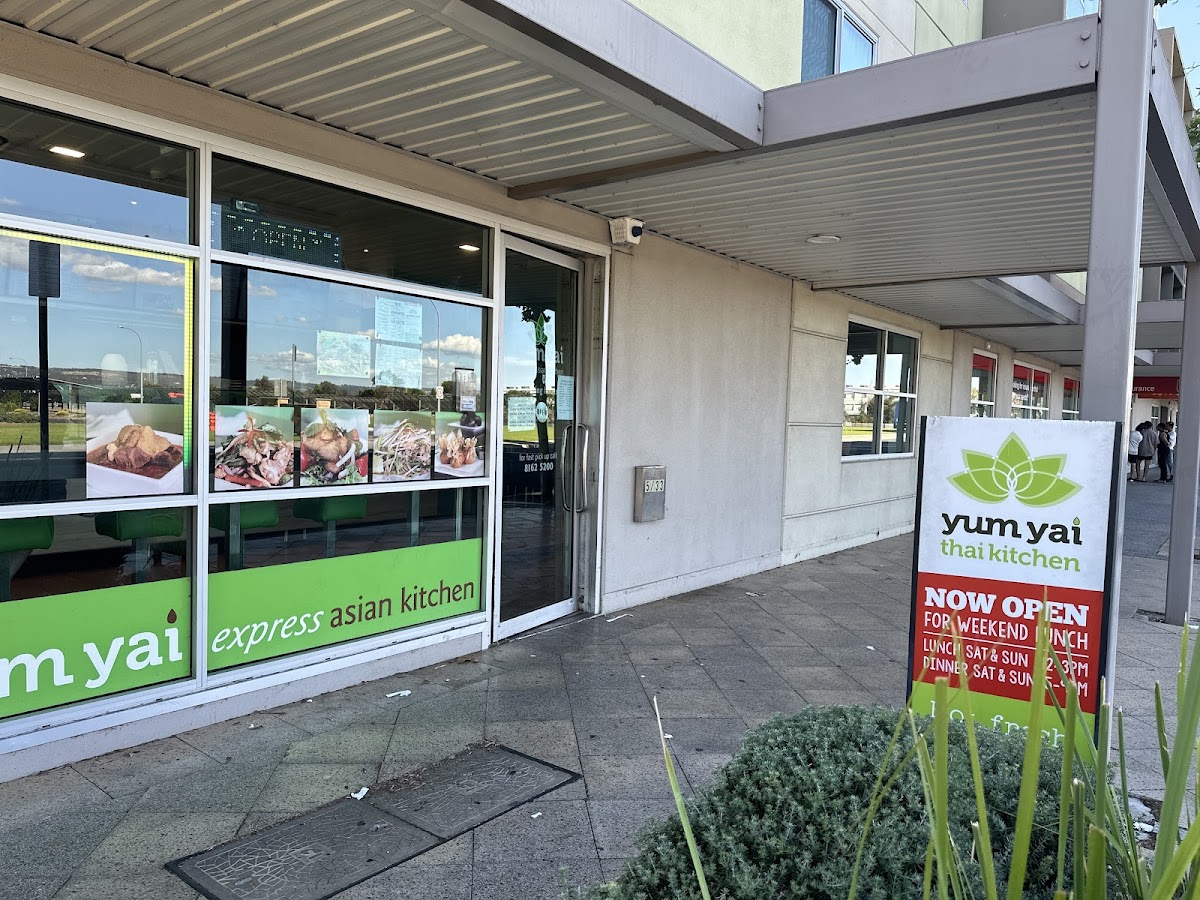 Yum Yai Express Thai Kitchen