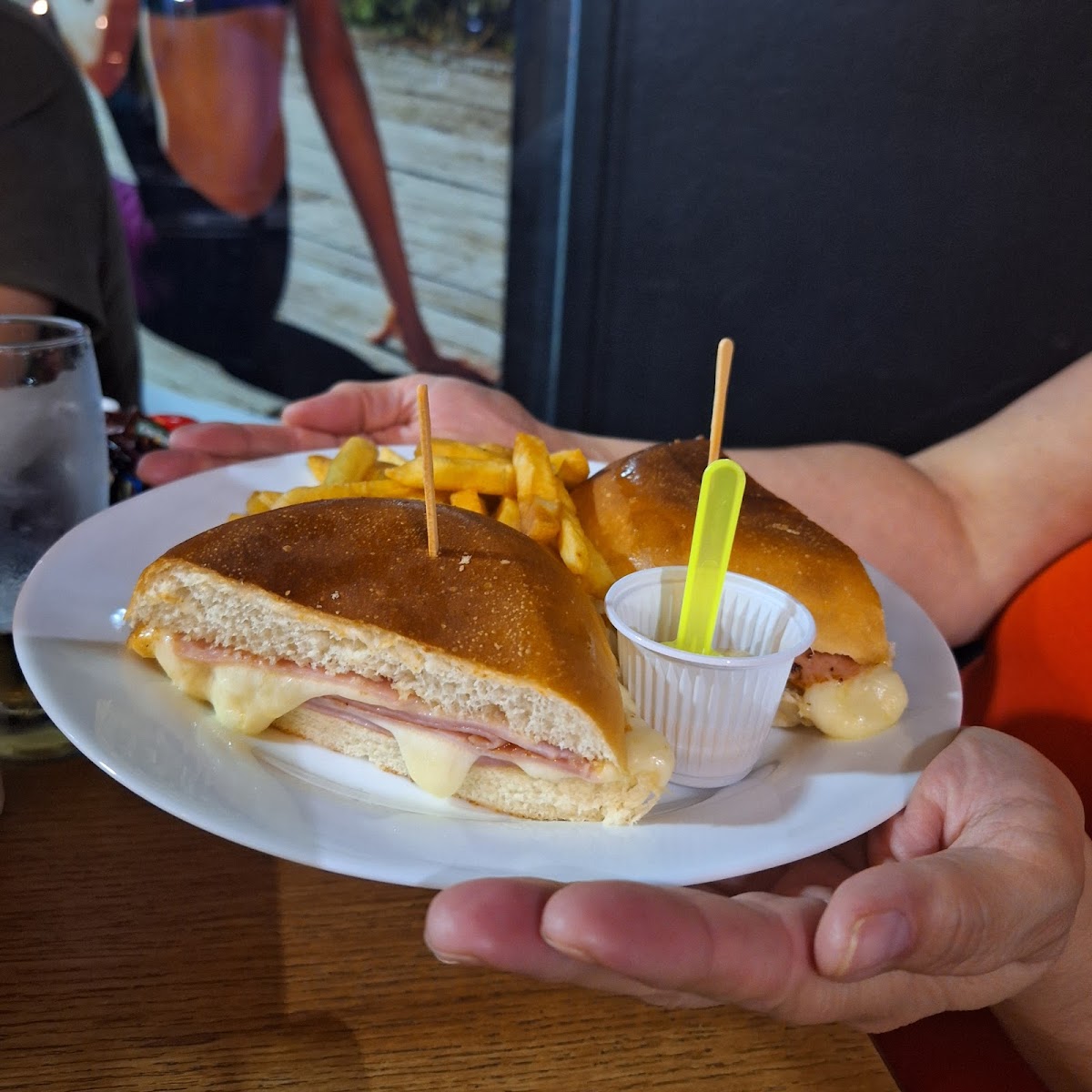 Zap Burguer - Águas De São Pedro-2