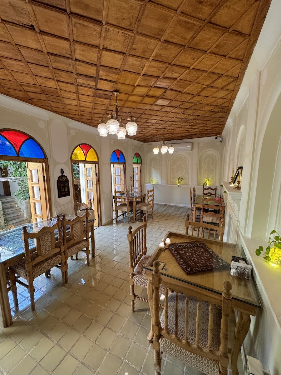 Zarnegar Traditional House (Former Dash Akol Restaurant)
