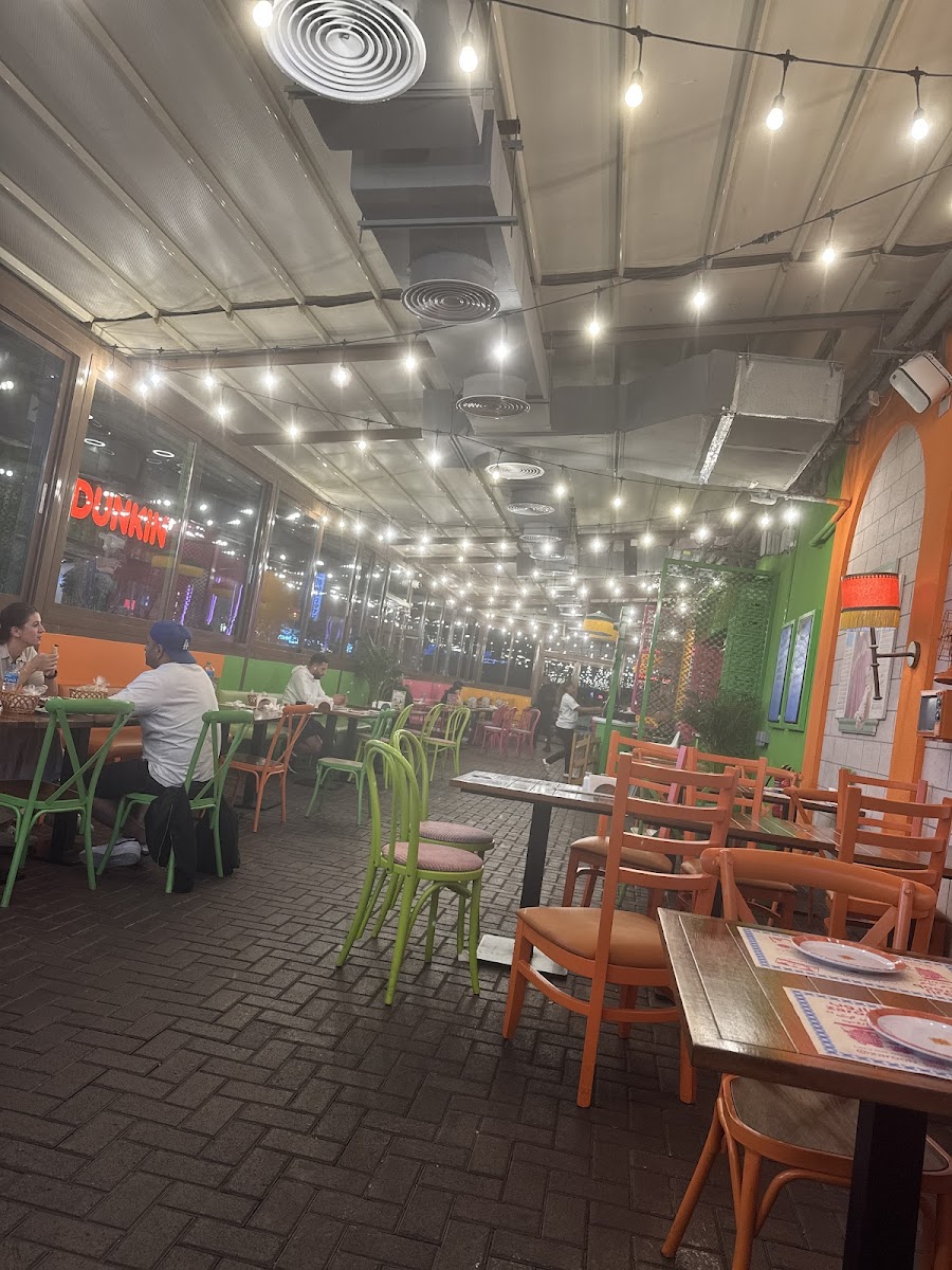 Zaroob Restaurant - Sheikh Zayed Road-3