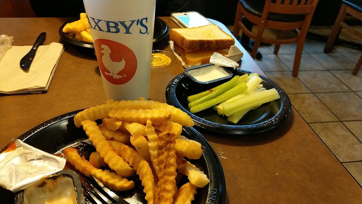 Zaxby's Chicken Fingers & Buffalo Wings Douglas-7