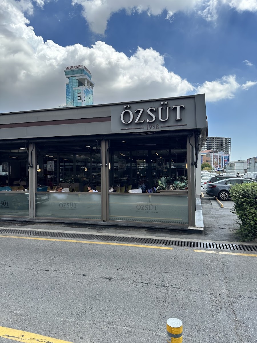 Özsüt Cafe - Beylikdüzü Migros