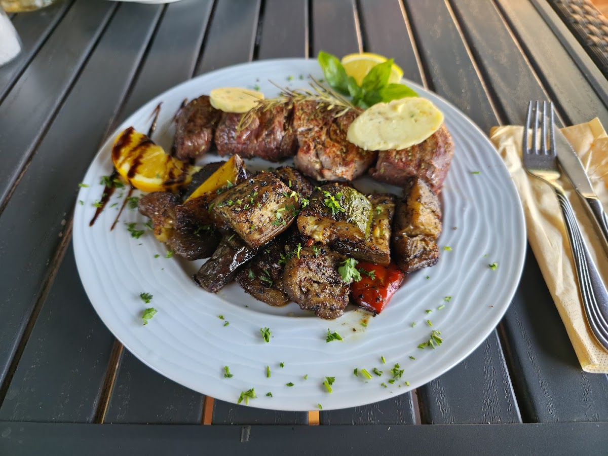Zum Schutzenhaus - Griechisches Steakhouse-3
