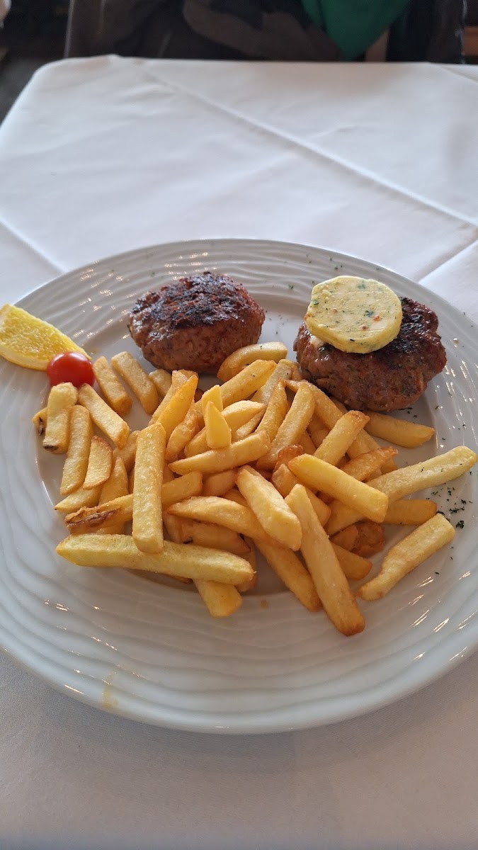 Zum Schutzenhaus - Griechisches Steakhouse-8