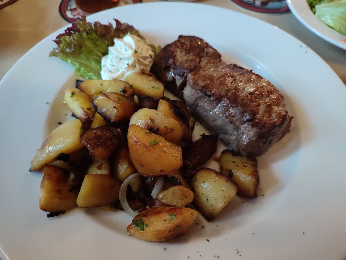 Zur Alten Töpferei -Gulasch Restaurant & Veranstaltungs- Gmbh-8