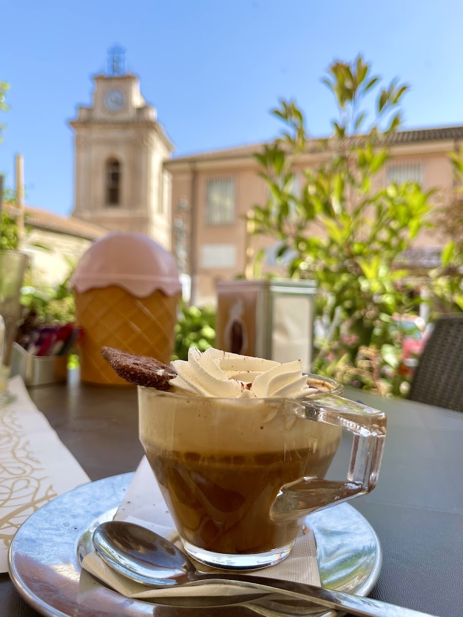 Zurro Ice Cream Bar & Food-9