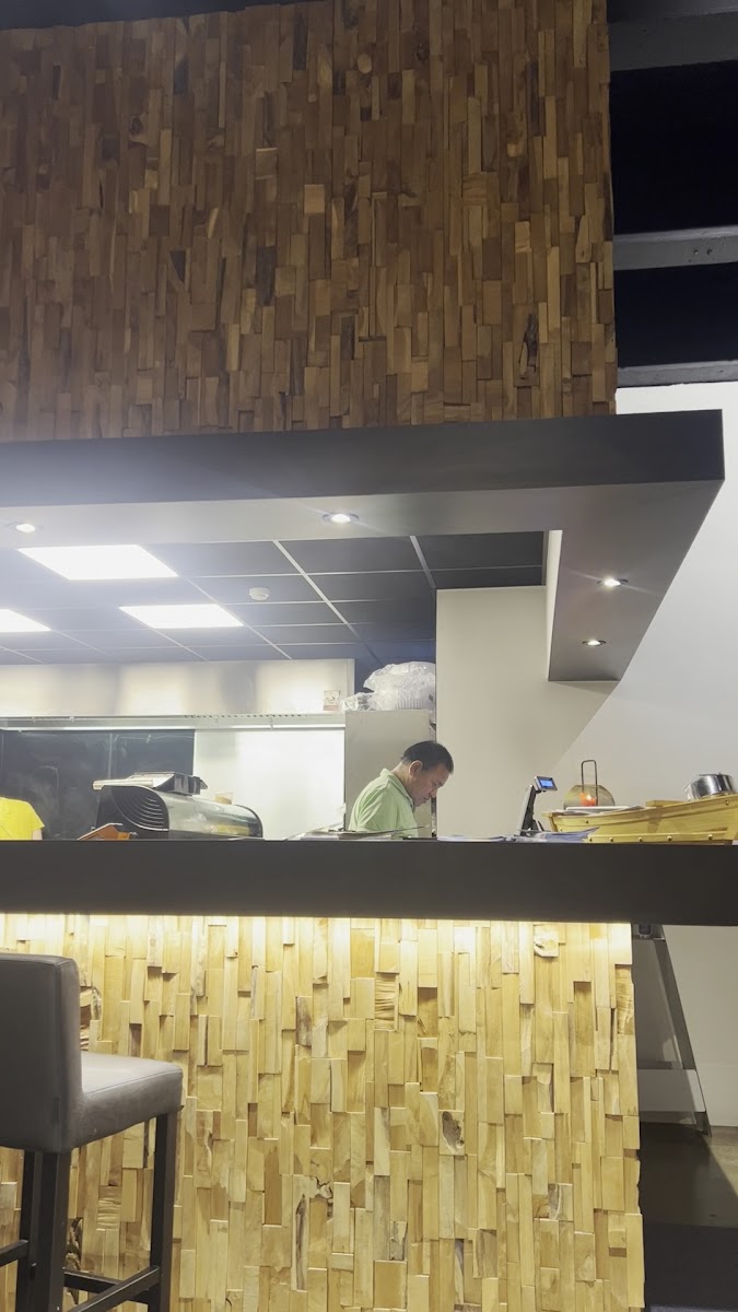 Zushi Sushi Bar-2